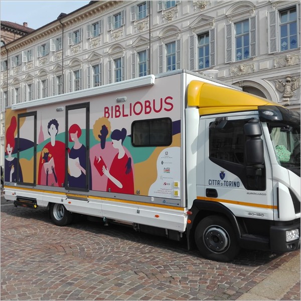 Arriva il Bibliobus! Una vera e propria biblioteca itinerante gira per Torino